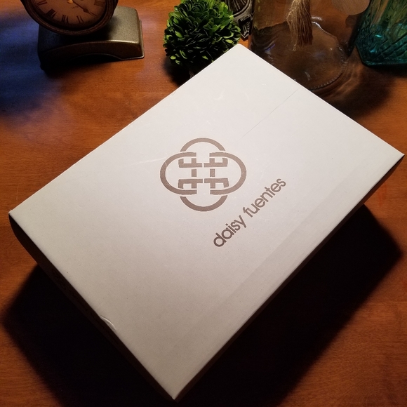 Womens Daisy Fuentes Black "Collin" Heels - Picture 8 of 8